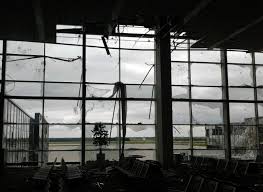 Генштаб: Против "киборгов" в донецком аэропорту применили газ. У Порошенко информацию опровергли
