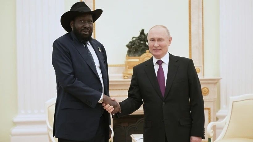 Путин угодил в новый конфуз: СМИ показали, с кем встретился глава Кремля