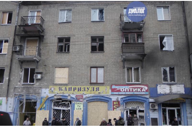Как выглядит обстрелянная остановка общественного транспорта в Ленинском районе Донецка