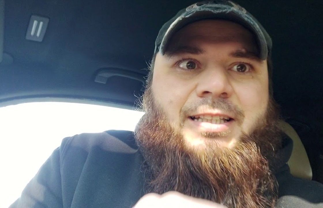 Чеченский оппозиционер Ломаев сообщил, кто может взять на себя ответственность за принятие решения о развале РФ