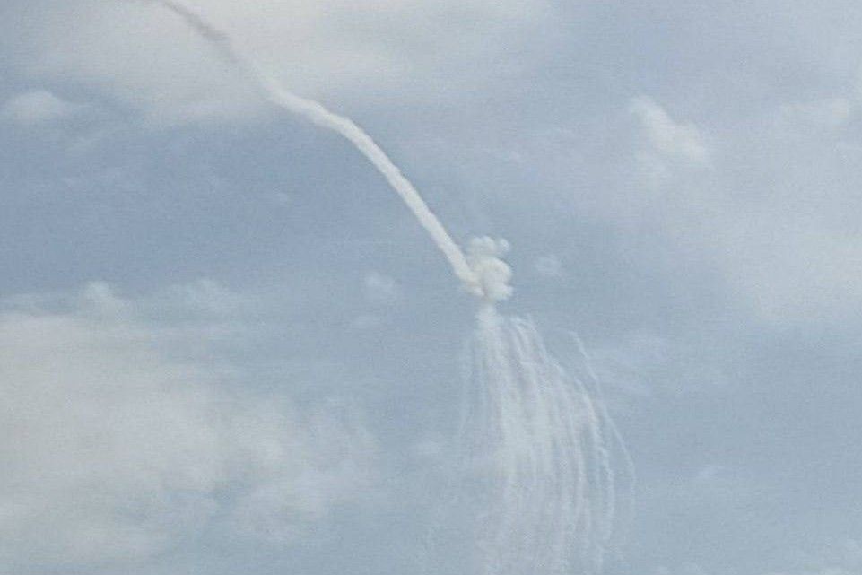 ​Армия Путина ударила "Калибрами" по Одессе: часть ракет сбили ПВО, есть попадание в многоэтажку