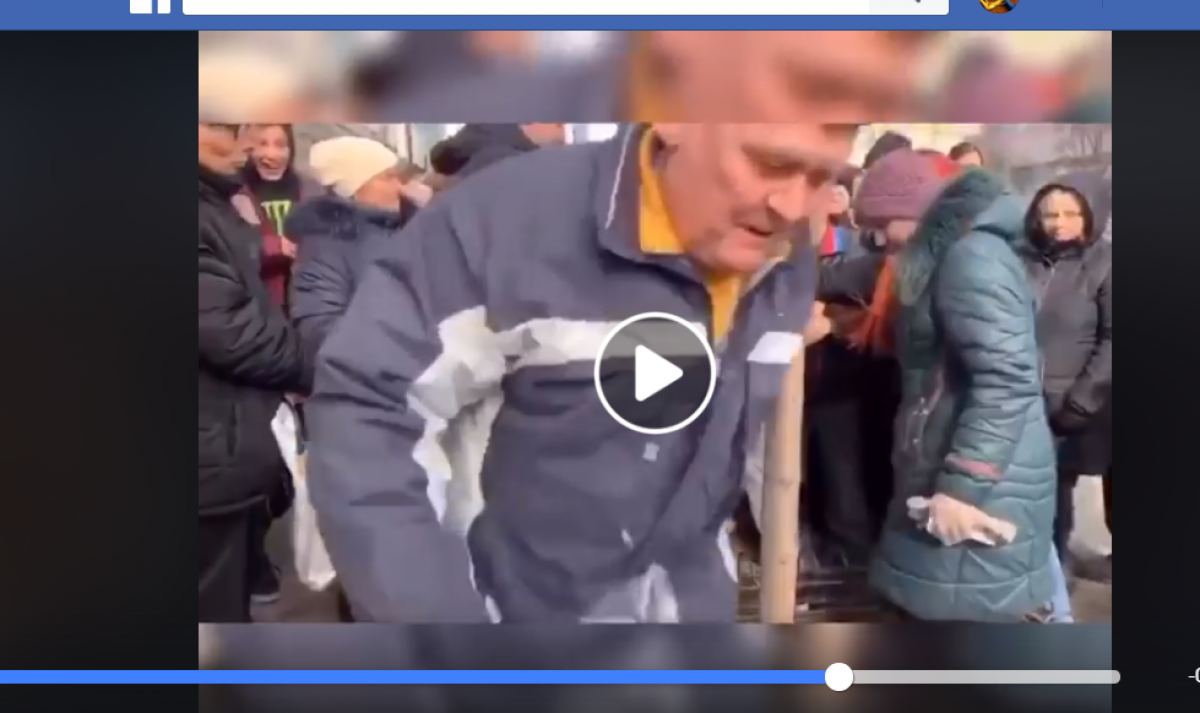 "Это позор", - в Харькове при бесплатной раздаче масок от коронавируса произошло непредвиденное, видео