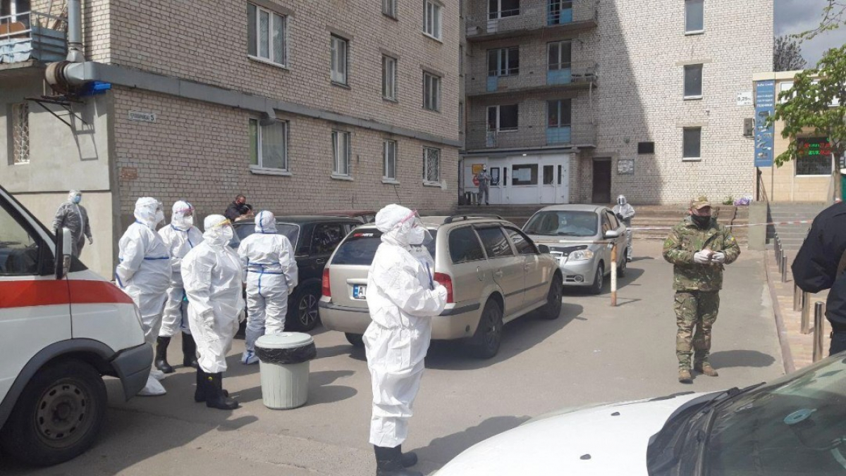 COVID-19 в общежитии Вишневого: у 78 человек подтвердился вирус, 300 жителей города блокируют здание