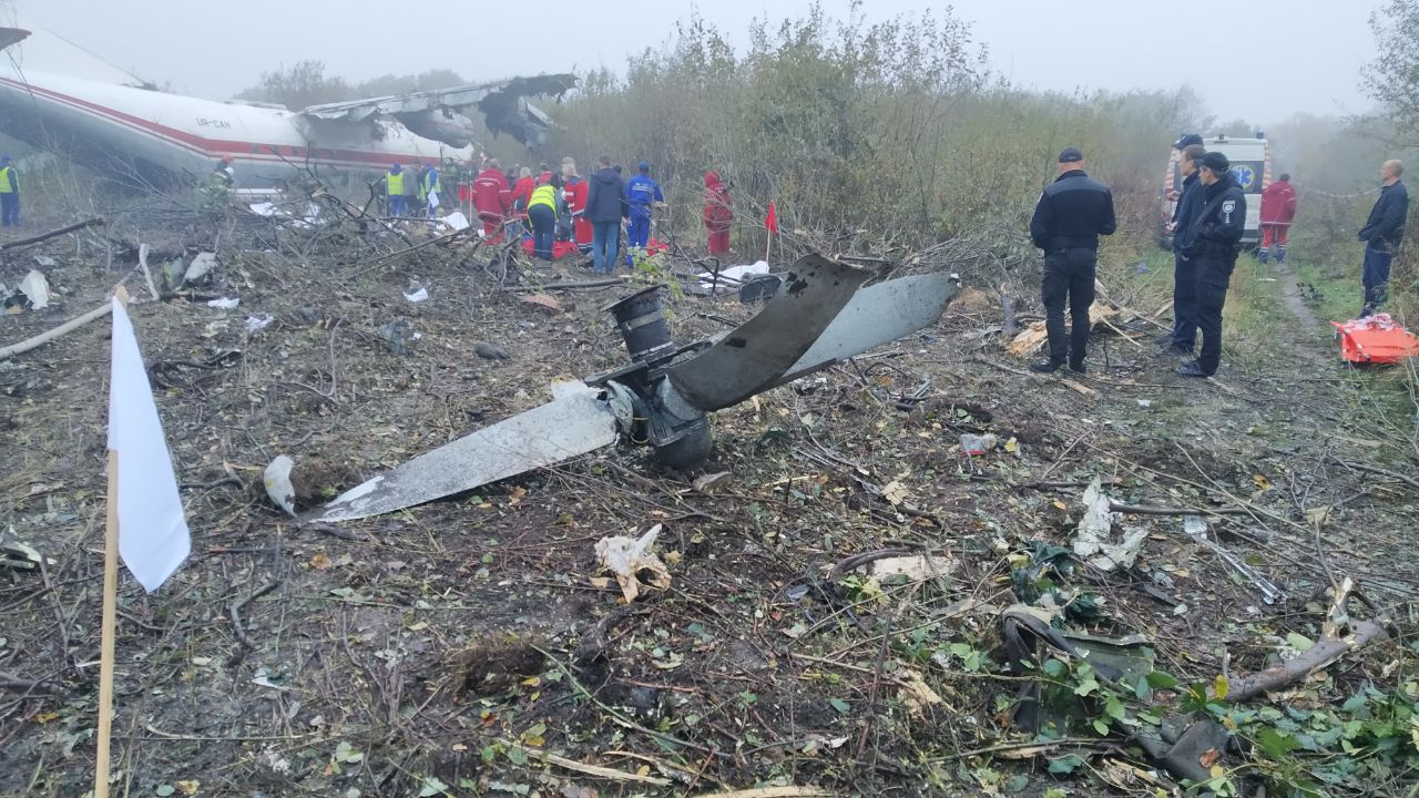 Крушение Ан-12 подо Львовом: число погибших возросло и названа реальная причина падения - кадры