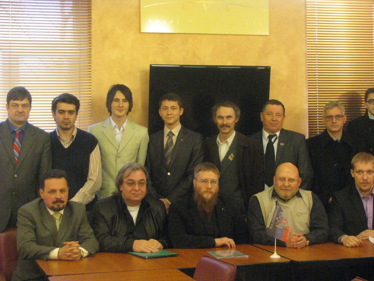 "Всех кто впахивал на Россию, в итоге кинули", - опубликовано раритетное фото сепаратистов из Донецка, которых "бортанул" Кремль, - кадры