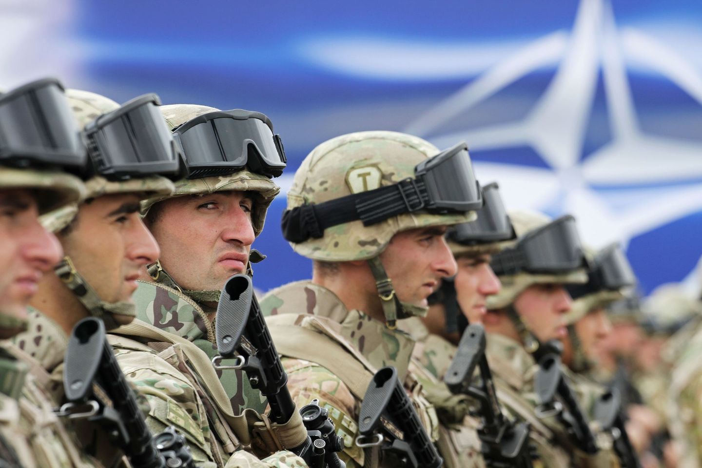 Ответ пропаганде Кремля: НАТО эффектно разоблачил фейк росСМИ о гибели своих солдат на Донбассе