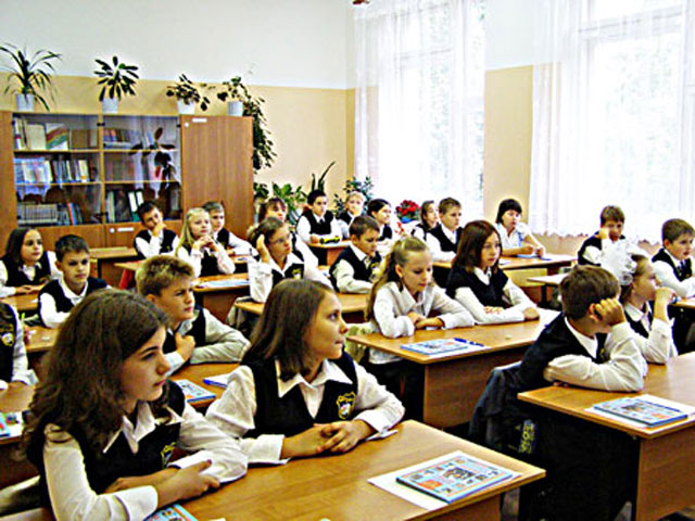 Из-за боевых действий в Донбассе 50 тыс. детей не могут получать школьное образование - ЮНИСЕФ