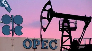 Цена на нефтяную корзину ОПЕК упала ниже 43 долларов за баррель