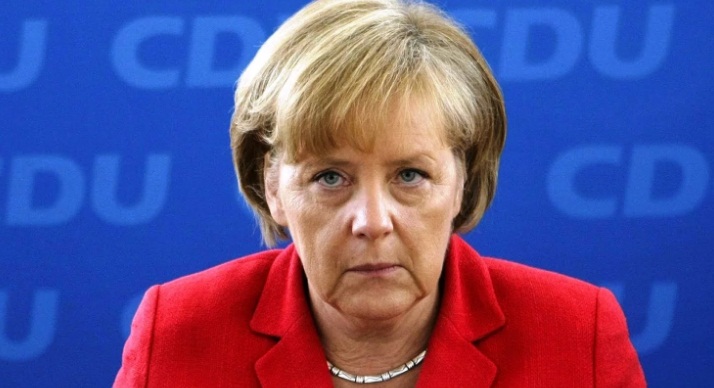 Меркель заявила, что в Кремле напрасно надеются на отмену санкций против России, и вспомнила Донбасс