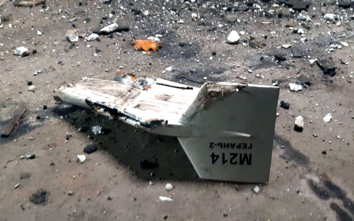 Массированная атака Киева дронами-камикадзе: кадры прилетов и сбивания беспилотников