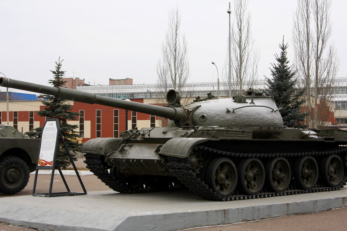​"Когда ждать Т-34?” – эшелон с российскими раритетными танками "Т-62" замечен по дороге в Украину