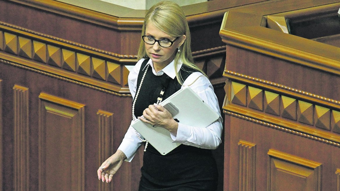 Тимошенко - Кабмину Гройсмана: я бы никогда не допустила таких ужасных тарифов, коррупции, стагнации пенсий и зарплат