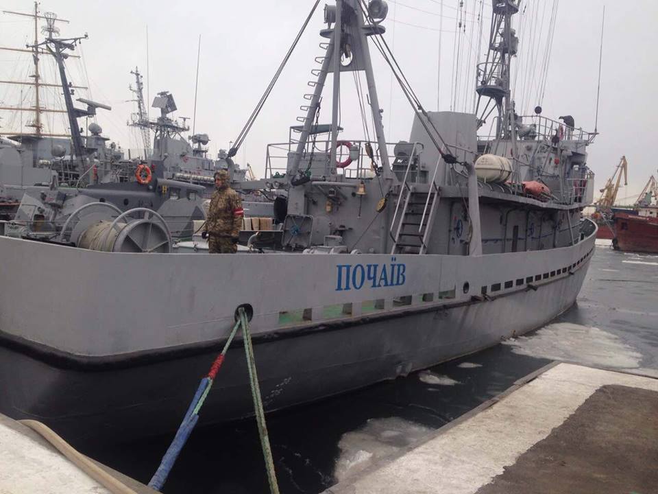 Российские военные обстреляли украинское судно: опубликованы фото с доказательствами вины "ихтамнетов"
