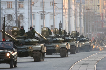 В Донецк вошла колонна бронетехники ополчения