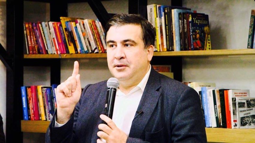 "Я уезжаю для того, чтобы вернуться, я всегда буду рядом и всегда буду готов помочь в борьбе против воров и жуликов", - Саакашвили попрощался с одесситами
