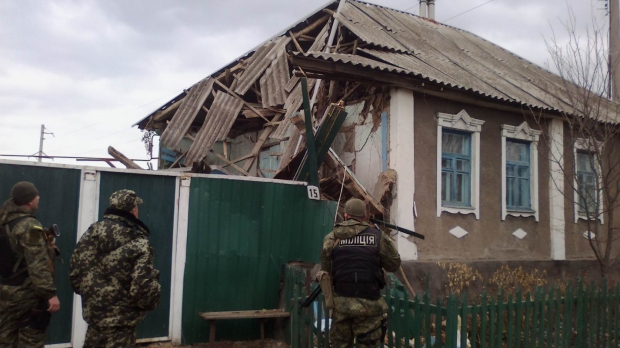 Террористы Донбасса 30 минут обстреливали поселок Крымское: Мотузяник отчитался о прошедших сутках в АТО