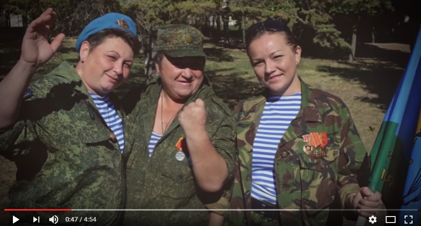 Для зомбирования "скотоваты" пойдет в самый раз, рожи как на подбор: соцсети жестко высмеяли клип сепарского певца Разума о женщинах-террористках Донбасса