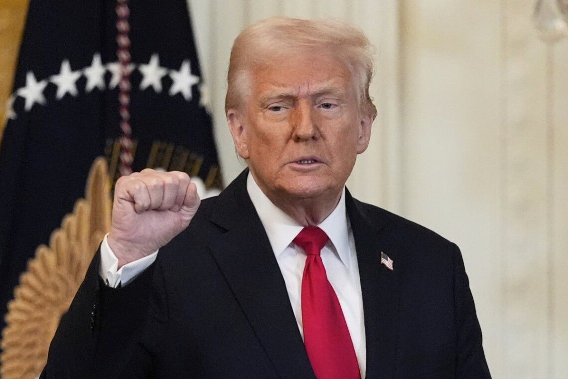 ​"В голове есть красная линия", – Трамп высказался о военной помощи Украине и Зеленском