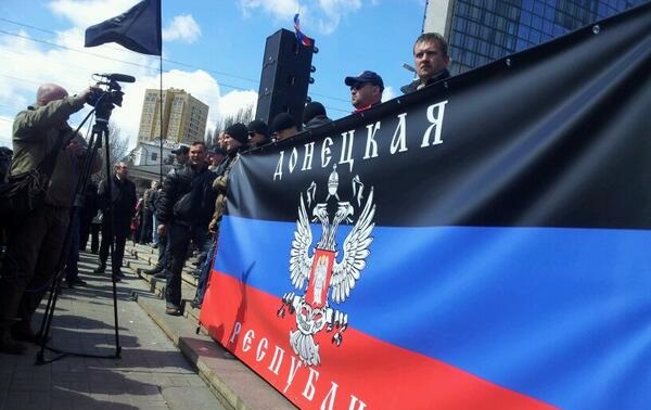 Как проходит "День флага ДНР" в Донецке: концерт на площади Ленина и перекрытый центр города