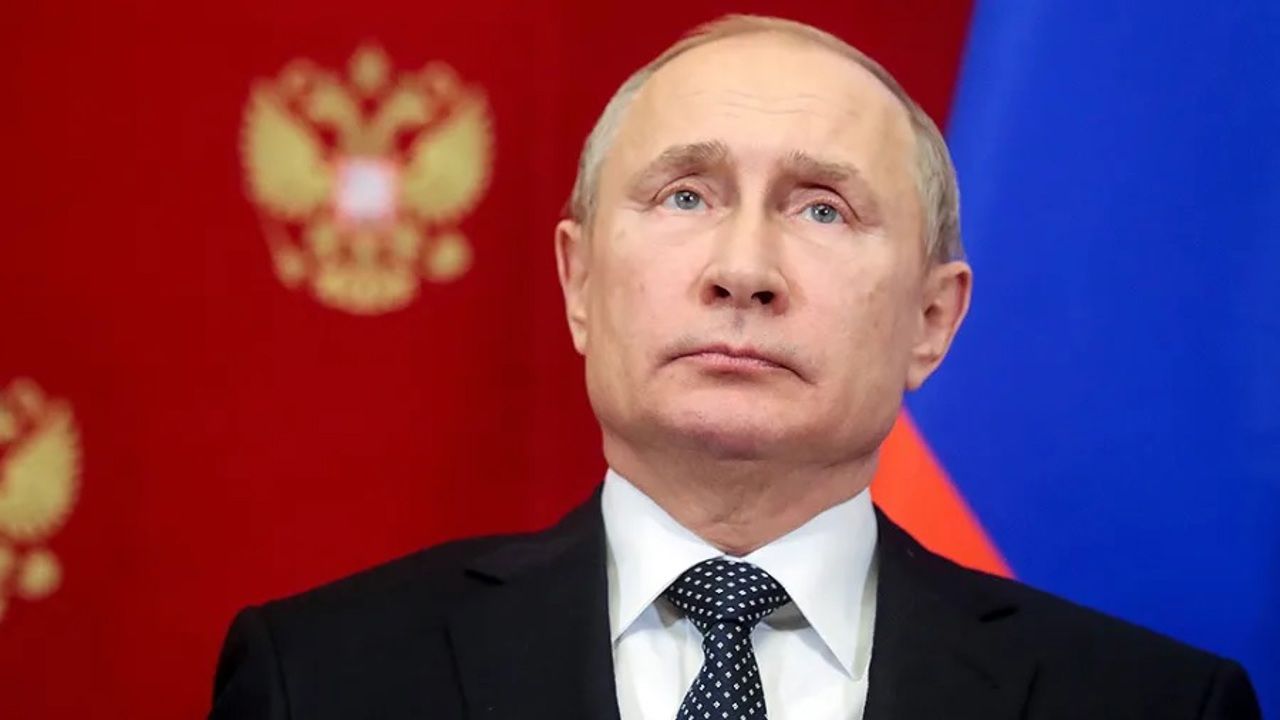 Первый визит Путина в страну, где его обязаны арестовать по ордеру суда Гааги: Bloomberg узнал подробности 