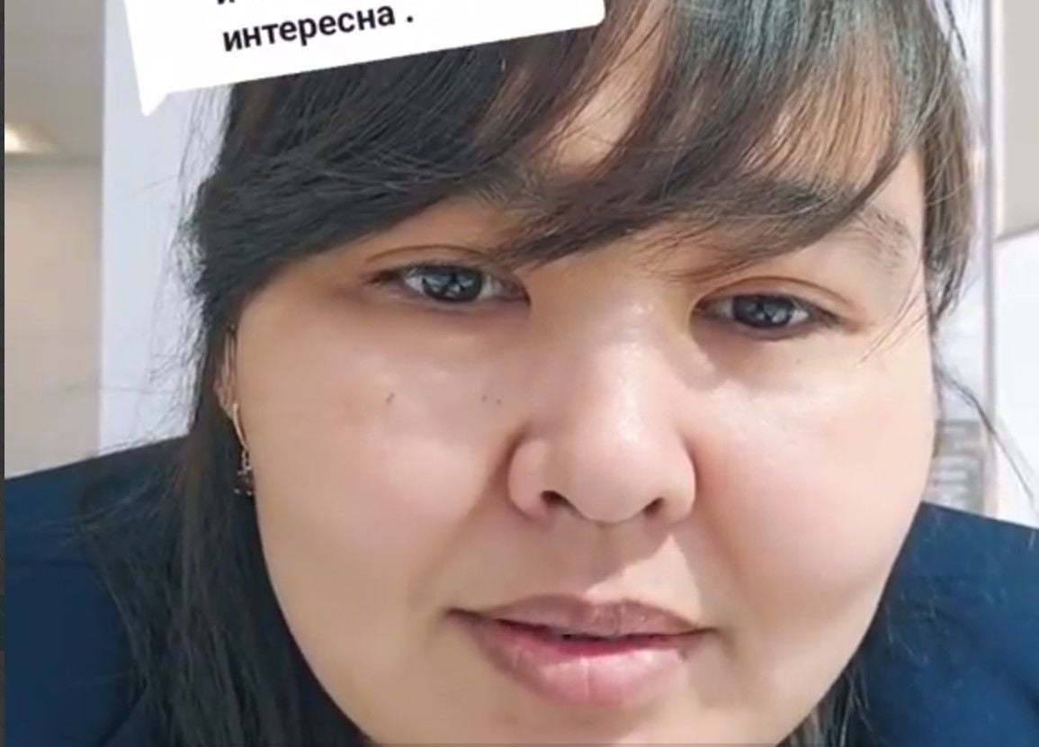 "Будете стоять на коленях и просить прощения, а мы подумаем", - жительница Казахстана обратилась к РФ