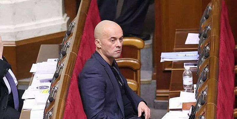 Экс-нардеп Чепинога Зеленскому: "Да и не посадите вы никакого Порошенко. Поздно, господин президент"