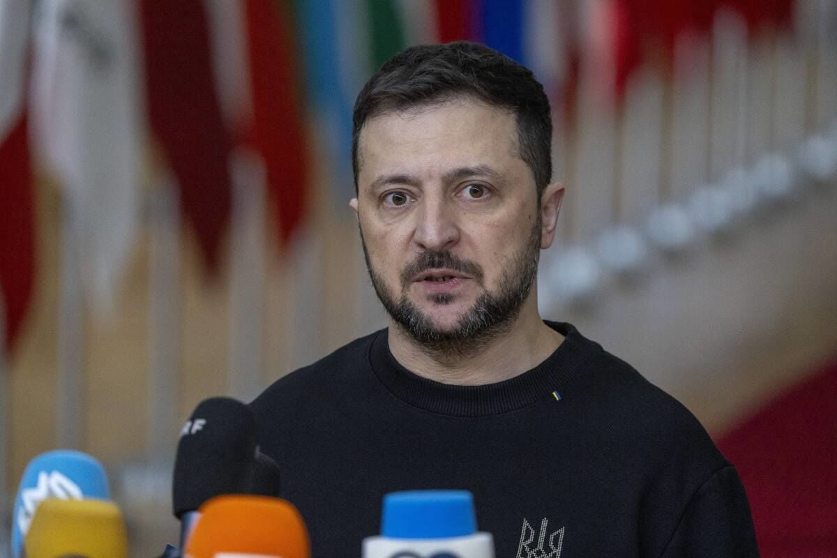 Зеленский заговорил о компромиссах в переговорах с РФ: "Решим вопрос в диалоге"