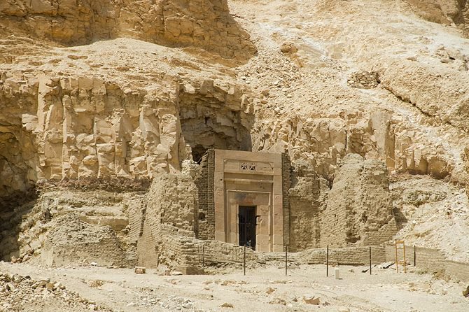 Запечатанная гробница: ученые рассказали о невероятных находках в усыпальнице фараона в Египте