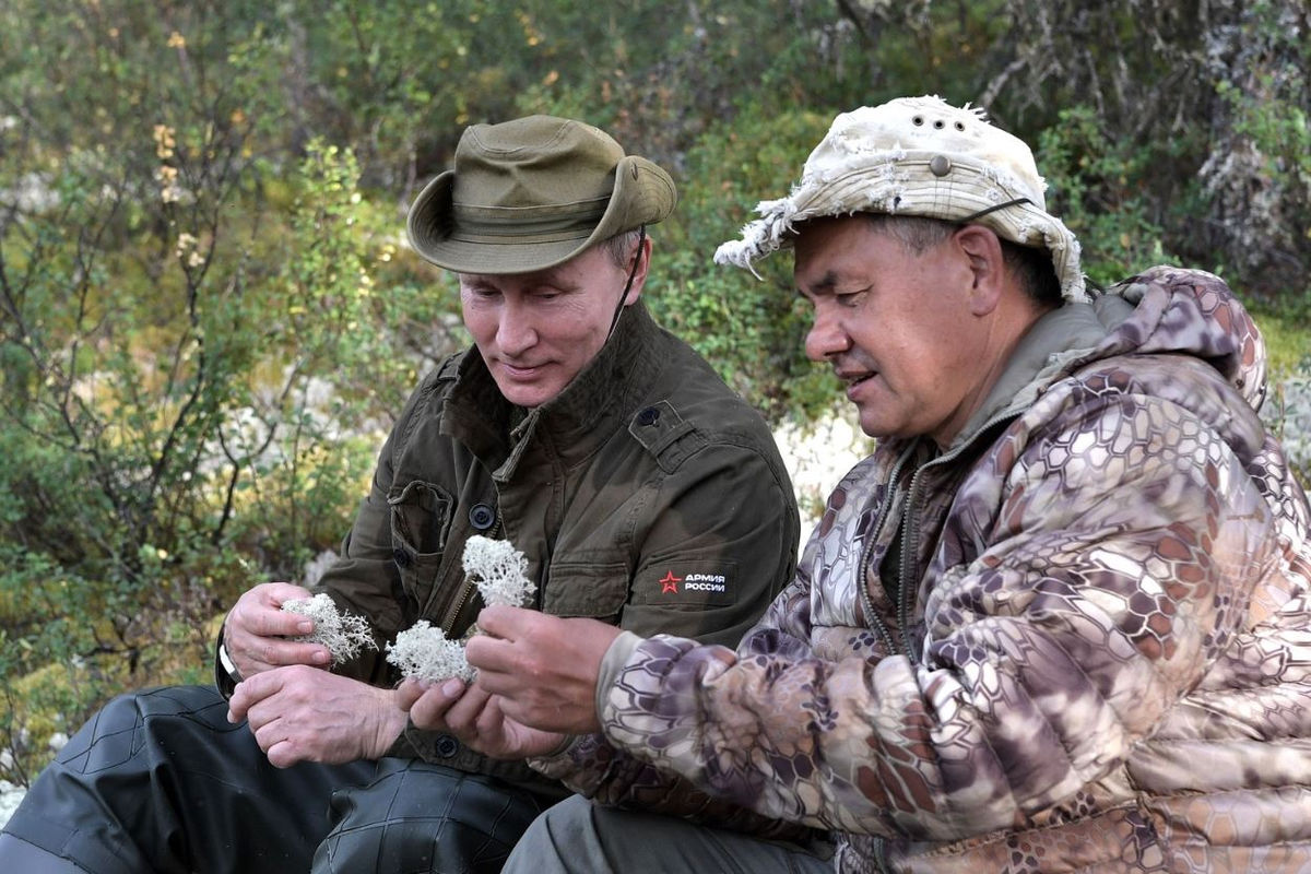 Путин и Шойгу проводили обряд жертвоприношения в безлюдном месте Сибири в момент гибели Зиничева - Яковина 