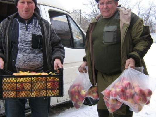 Рассекречены схемы хищения гуманитарки в “ЛНР”: в день сепаратисты зарабатывают десятки тысяч 