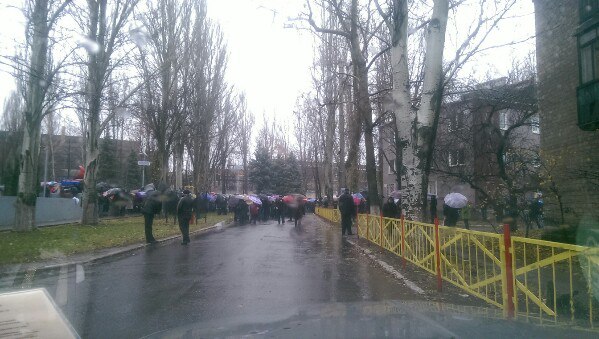 ​В Харцызске прошел митинг против закрытия завода главарями самопровозглашенной ДНР