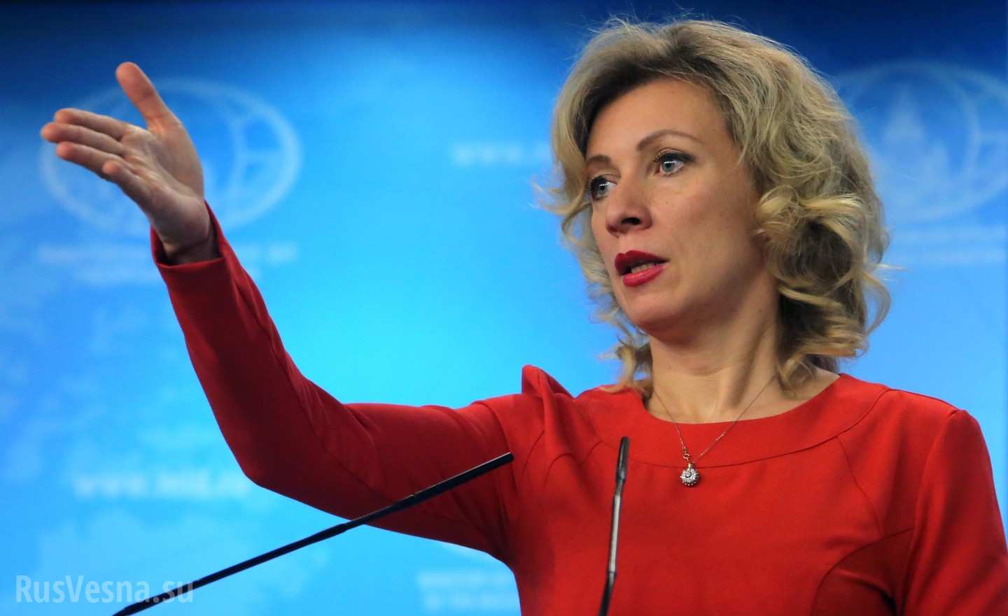 Захарова разразилась угрозами Украине из-за обещания Зеленского "кнута и пряника" Путину 