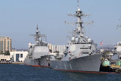 Ракетный эсминец ВМС США вошел в акваторию Черного моря