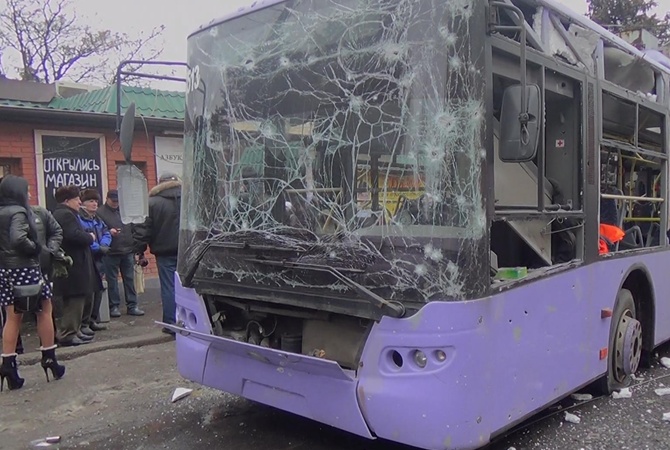 Расстрел троллейбуса в Донецке: ДНР путается в версиях, прокуратура обвиняет сепаратистов, ОБСЕ разводит руками