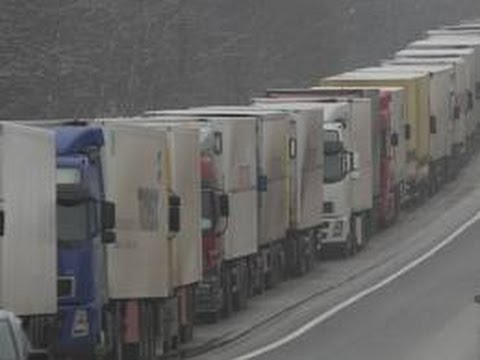 ​Взбешенные дальнобойщики России: Хватит нас душить ценами. Или нам стать проститутками на трассе?