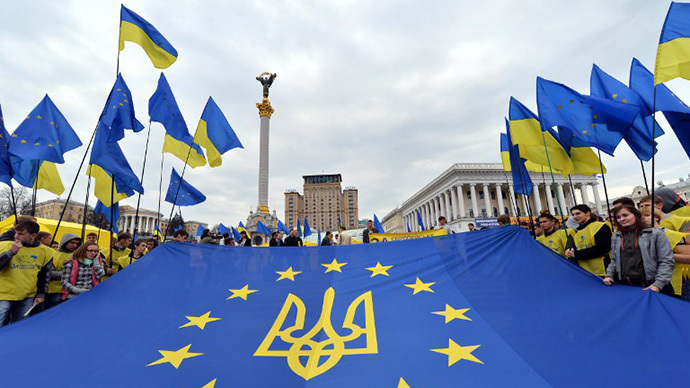 "Мы помним тех, кто заплатил собственной жизнью за будущее Украины", - Гройсман поздравил украинцев с годовщиной Майдана, опубликовав ошеломляющие кадры 