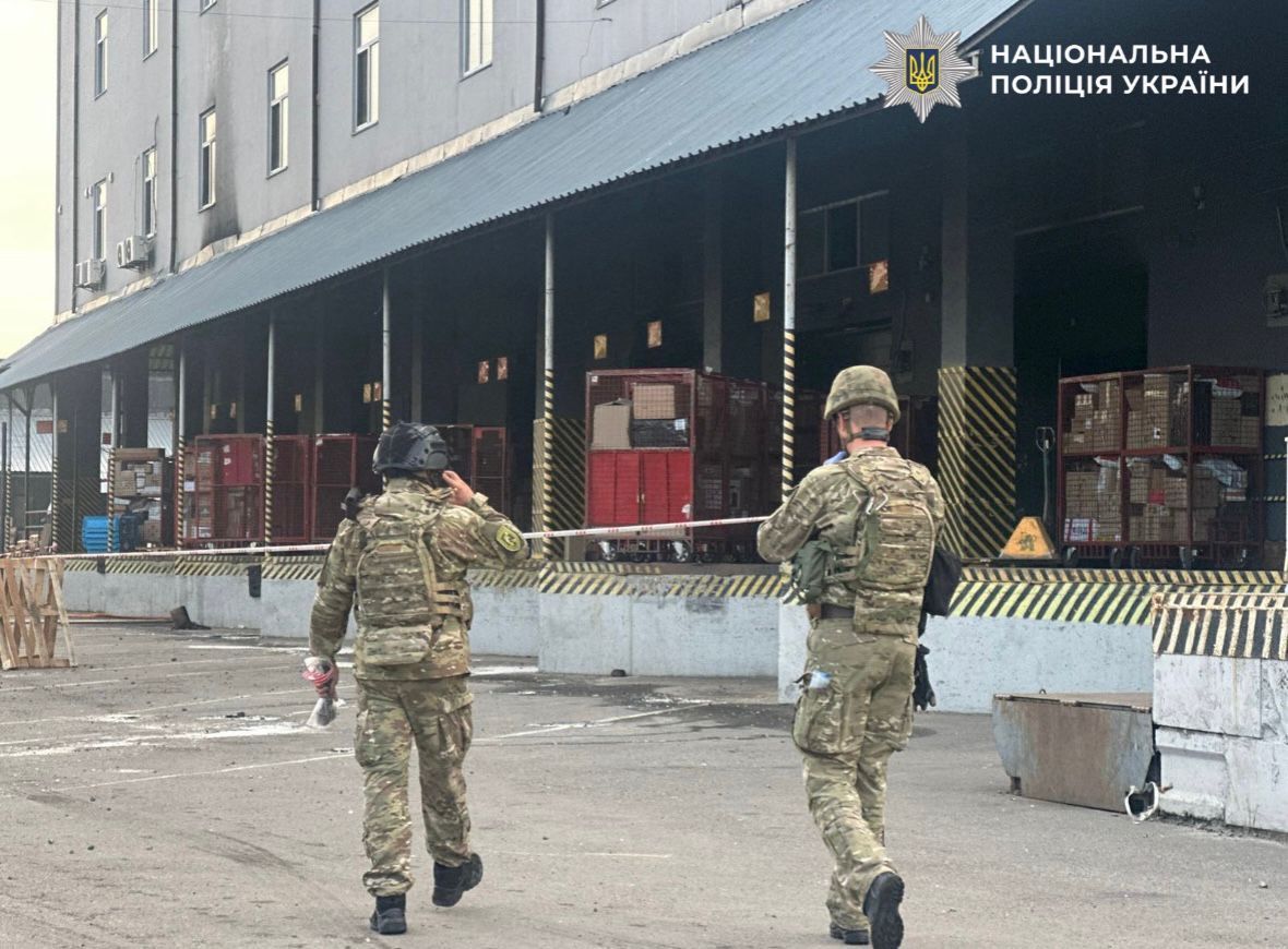 У Києві у сортувальному центрі вибухнула посилка, є загиблий і поранені – подробиці від поліції Києва