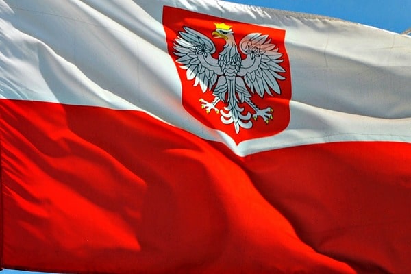 Польша начала масштабную декоммунизацию: тысячи объектов будут переименованы 
