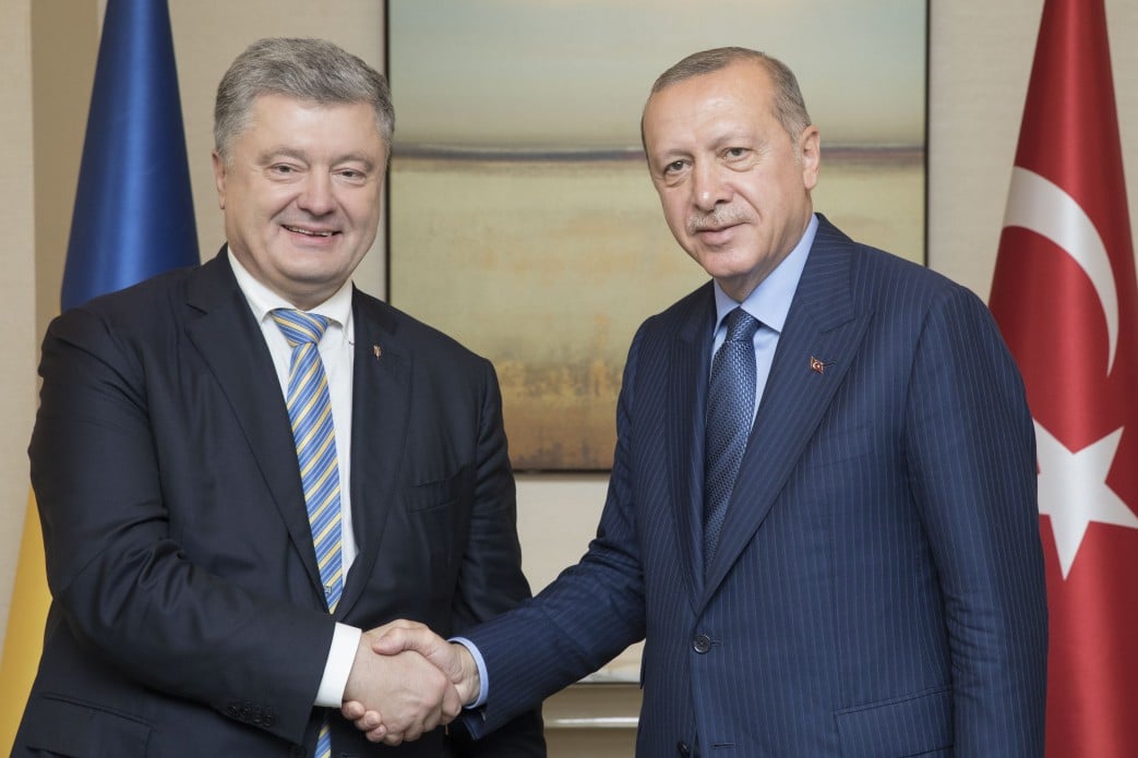 Порошенко провел встречу с Эрдоганом. Президент Турции поможет в освобождении узников Кремля