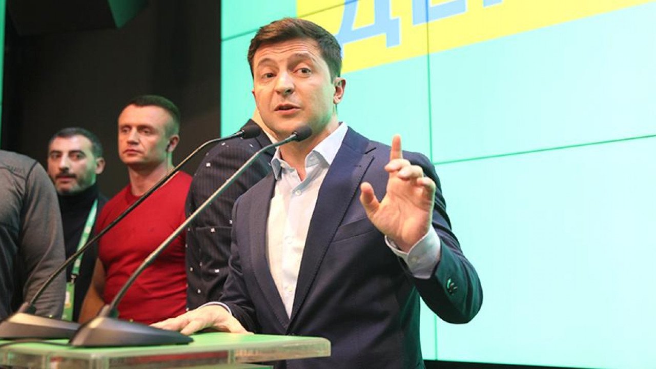 Зеленский неоднозначно прокомментировал закон про украинский язык