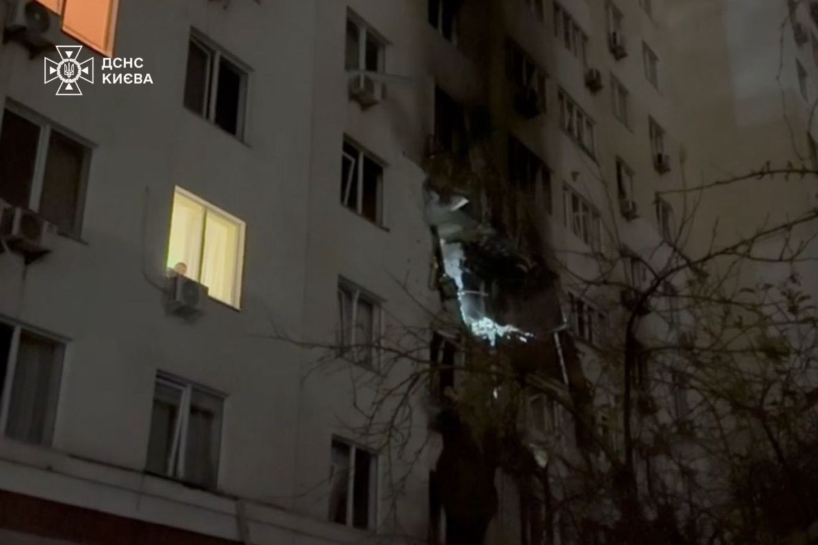 Армия РФ ночью нанесла массированный удар по Киеву – в Сети показали пожары и разрушения