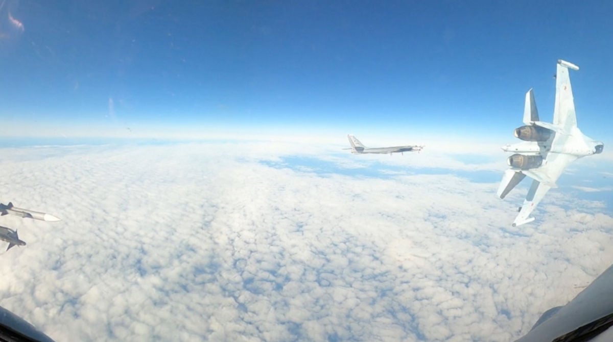 Военные России и Китая вторглись в зону идентификации ПВО США в Арктике: в Сенате бьют тревогу – Fox News