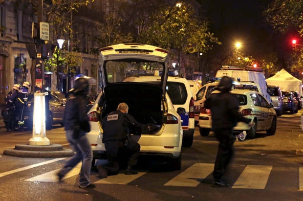 ​СМИ: в пригороде Парижа был обнаружен автомобиль с оружием террористов