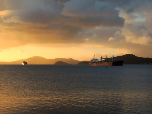 В Каспийском море, в туркменских территориальных водах горит российский танкер PALFLOT 2. Погиб один член экипажа