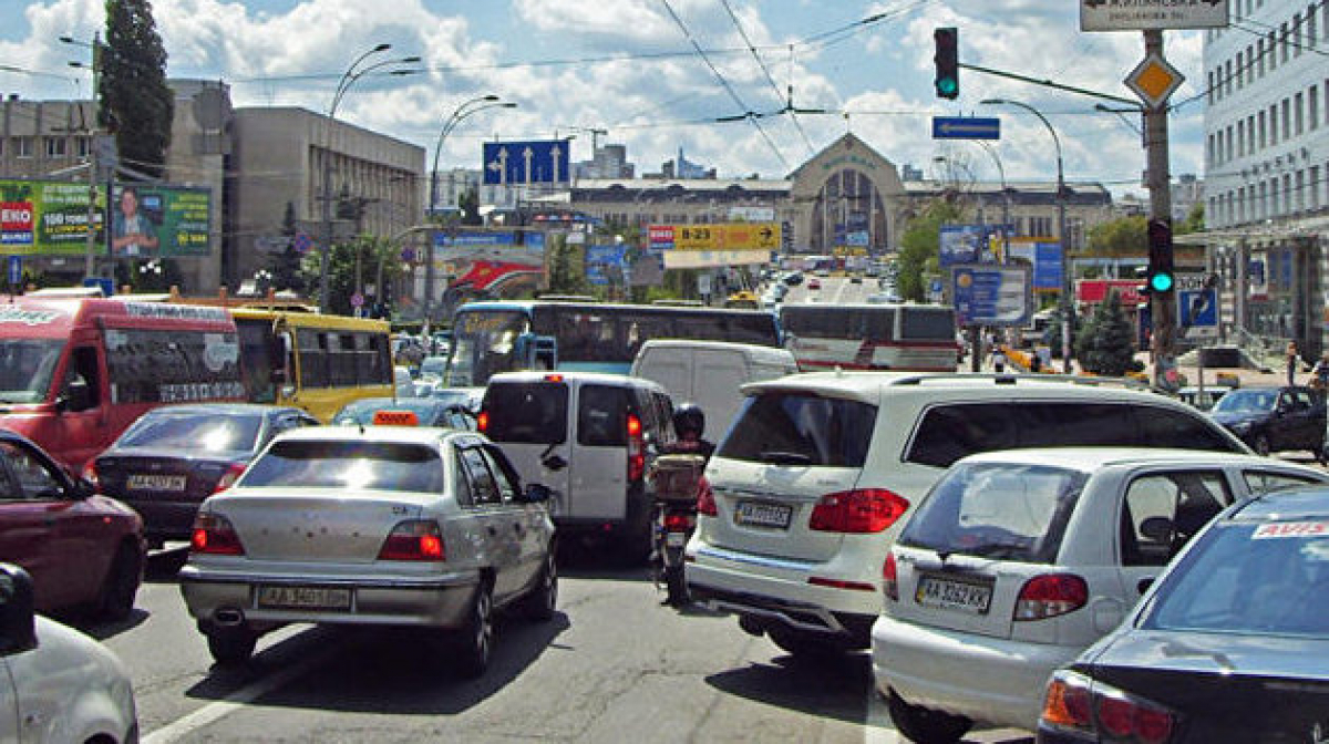 Хорошая новость для автомобилистов: Зеленский подписал закон, упразднивший систему штрафных баллов, детали