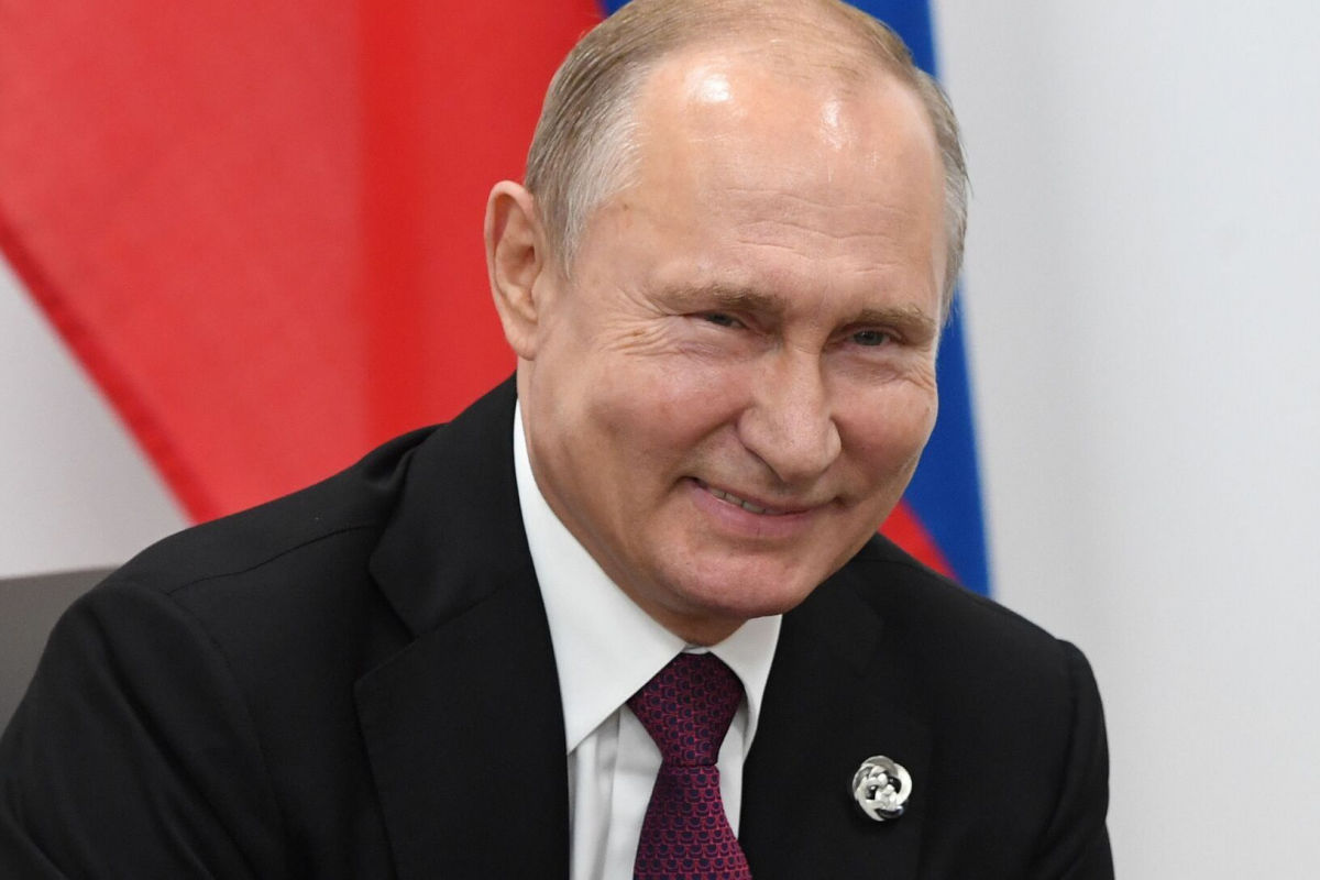 "Бункер в астрале", – Латынина объяснила, почему Путин в последнее время ходит довольный