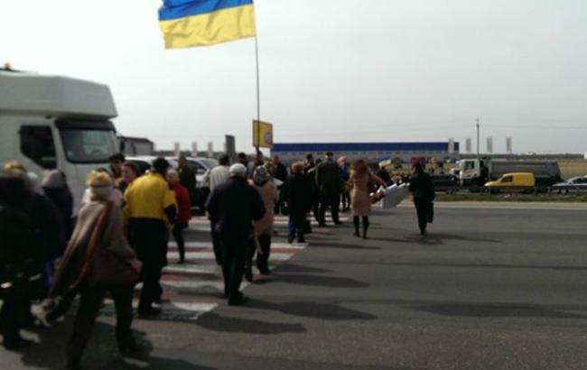 ​В Киеве митингующие частично перекрыли Окружную дорогу