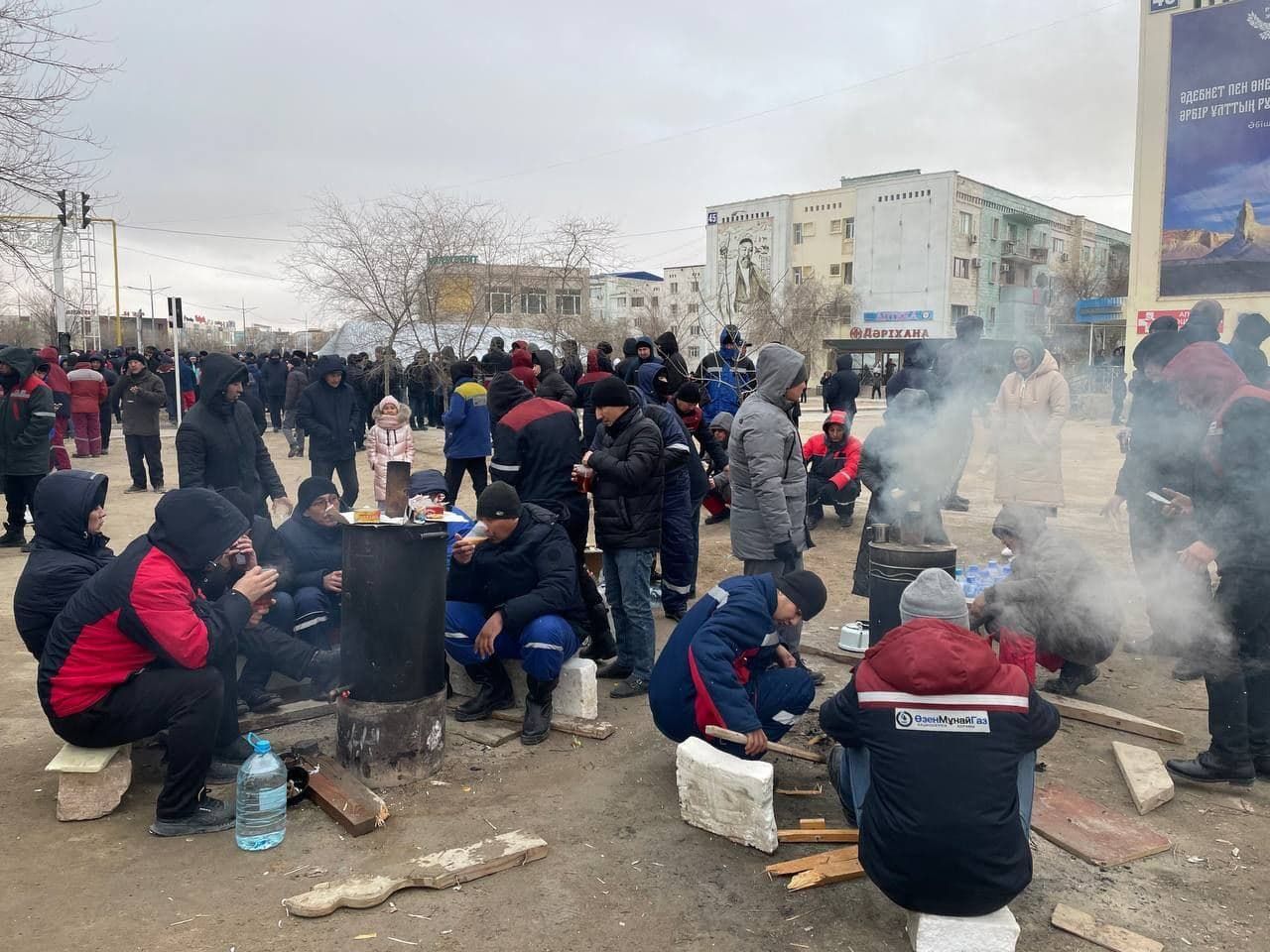 У Казахстані розгортають наметові містечка: тисячі протестувальників висунули вимоги 