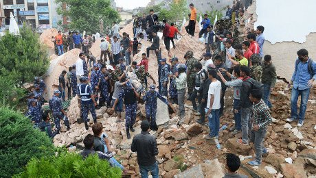 В Непале число жертв землетрясения возросло до 1,4 тысяч