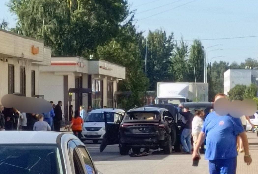 В Санкт-Петербурге в районе, где живут военные, взорвался автомобиль – первые подробности